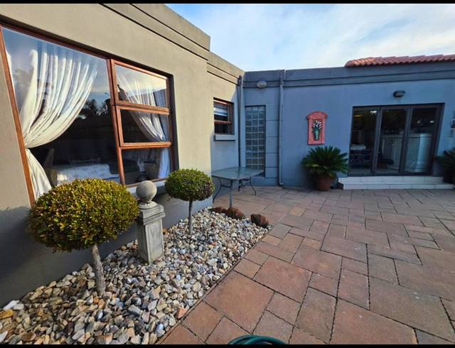 3 BEDROOM HOUSE FOR SALE IN GLEN MARAIS